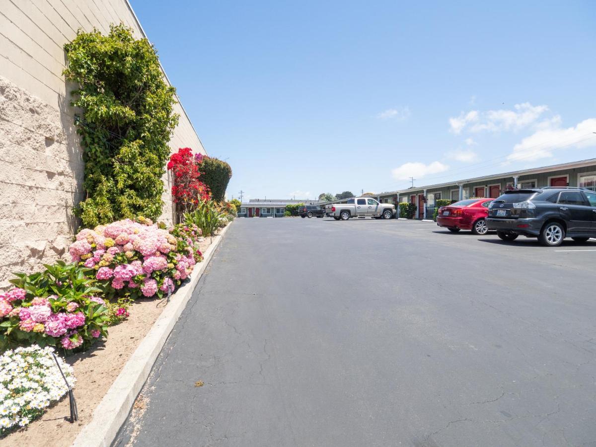 Discovery Inn Monterey Bay Seaside Exterior foto